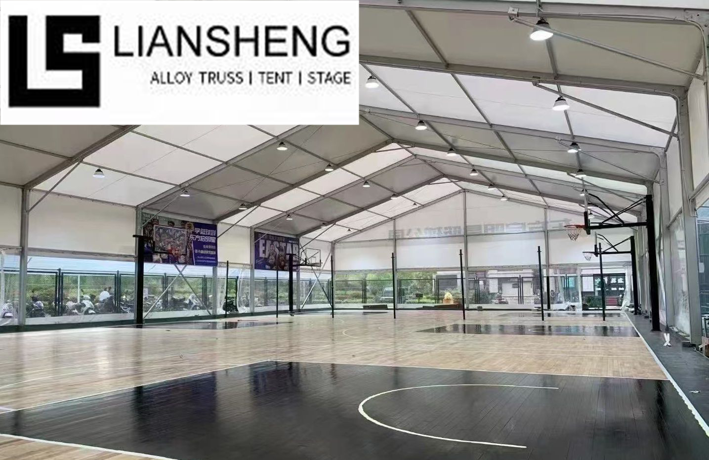 Supergroße Sportveranstaltungszelte, einfach aufzubauen und zu bewegen, mit zahlreichen Anpassungsmöglichkeiten, geeignet für verschiedene Aktivitäten