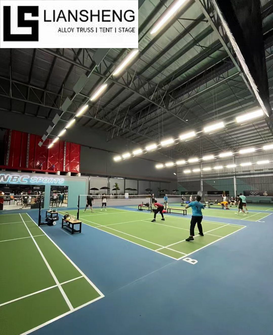 Supergroße Sportveranstaltungszelte, einfach aufzubauen und zu bewegen, mit zahlreichen Anpassungsmöglichkeiten, geeignet für verschiedene Aktivitäten