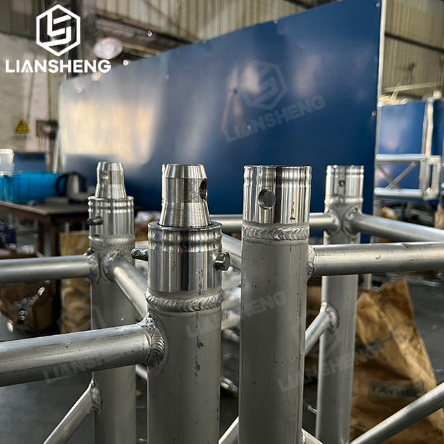 Heißer Verkauf Outdoor-Konzertbühne Podium mit Hebe-Traversen-System Kundenspezifisches Aluminium-Traversen-Design