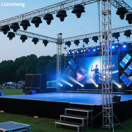 Spigot Truss, Bühne und Lichtshow für Konzertveranstaltungen im Freien 