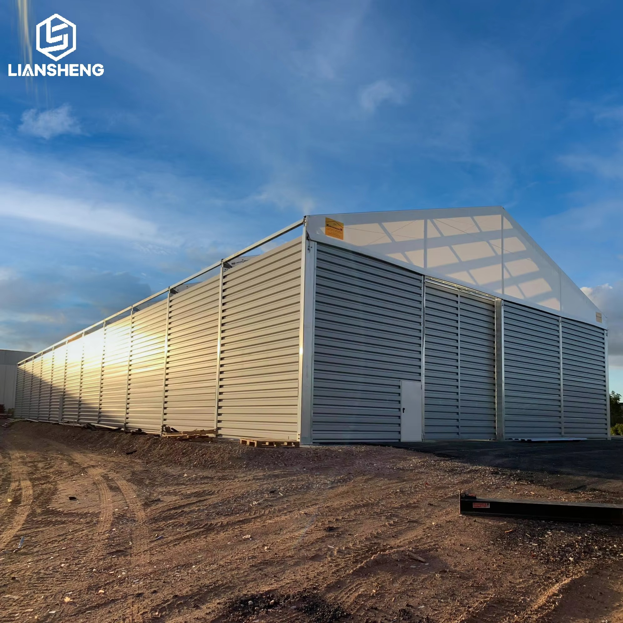 Fabrik-Gesamtverkaufspreis Günstiges Hochleistungs-Industrielager-Lagerzelt mit großer Spannweite und PVC-Gewebe-Aluminium-Rahmenstruktur