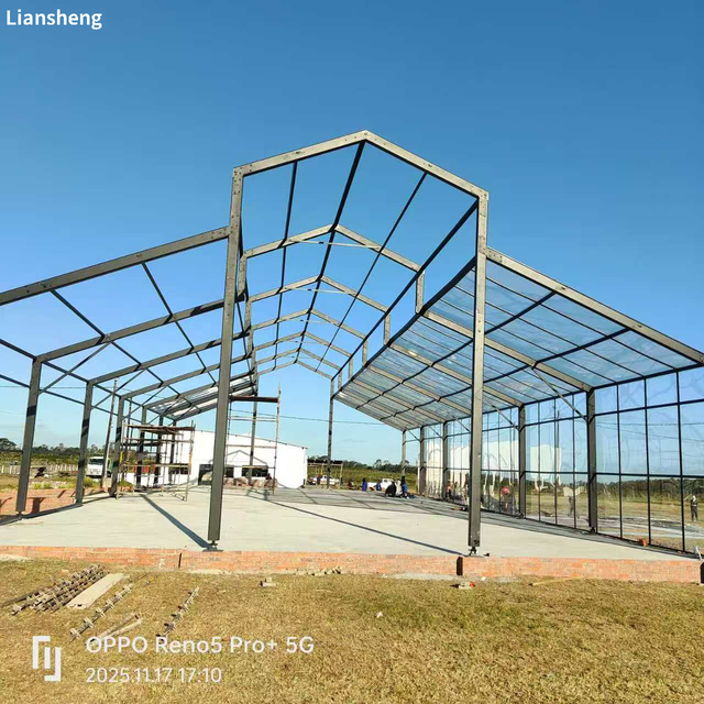 Maßgeschneiderte Größe und Stil von Atriumzelten im Freien, die speziell für Versammlungen, Hochzeiten und Großveranstaltungen entwickelt wurden